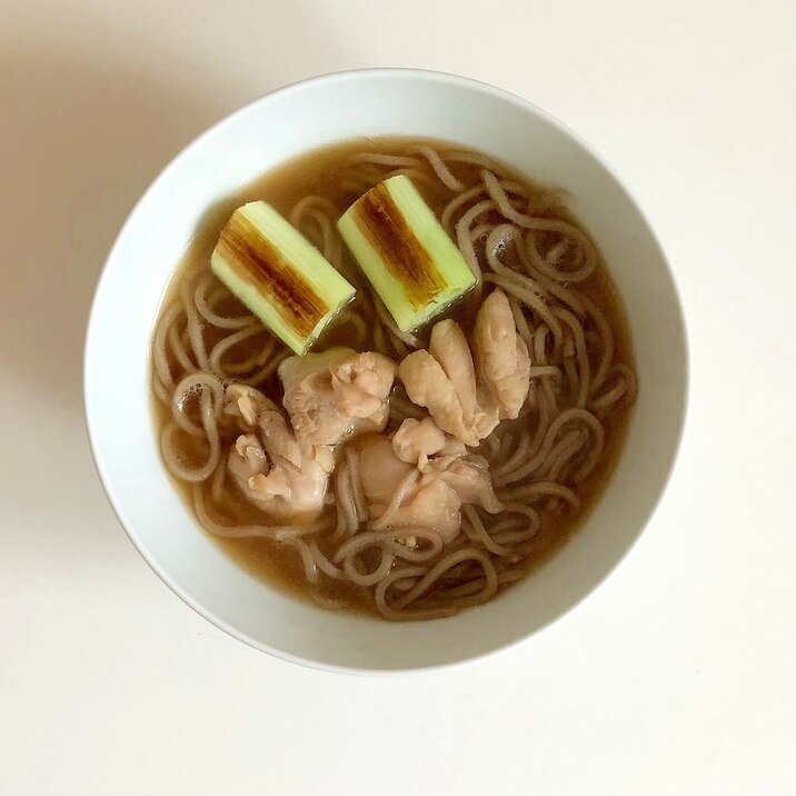 鶏のおだしが旨い　鶏肉とネギのおそば　♪